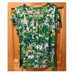 Worthington size medium Green Floral Short Sleeve Scoop-Neck Tee